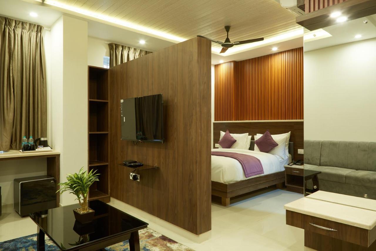 Vovo Premier Hotel Bangalore Exterior foto