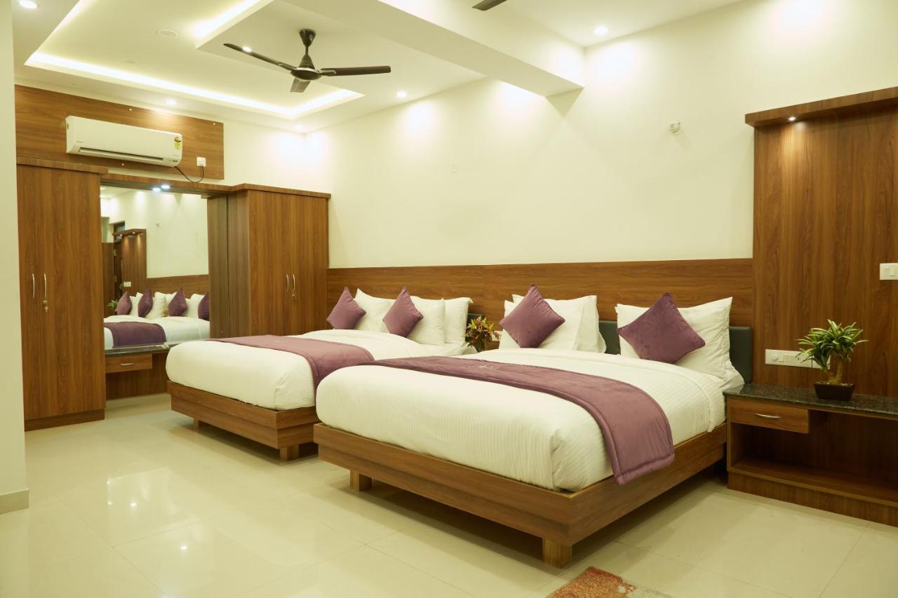 Vovo Premier Hotel Bangalore Exterior foto